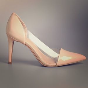 Nude pumps